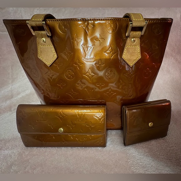 Exclusively for @luxuryforless08! - Picture 2 of 13